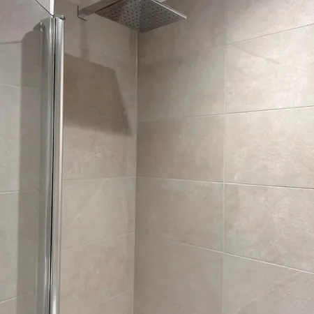 Luxurious Racers Roost, 2Br- Ensuite, Steps From Minster, Xmas Market, Lift, Fast Wifi Appartamento *
