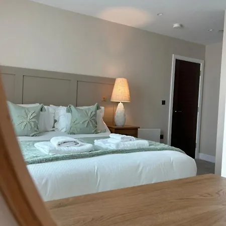 Stylish 2-bedroom Near Minster, Rydale House - Sleeps 4 Йорк