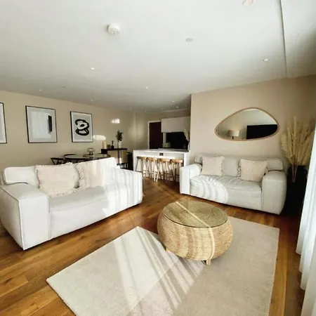 Racers Roost, Rydale House, York, Sleeps 4 아파트 요크