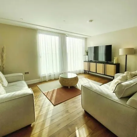 Apartment Stylish 2-bedroom Near Minster, Rydale House - Sleeps 4 York