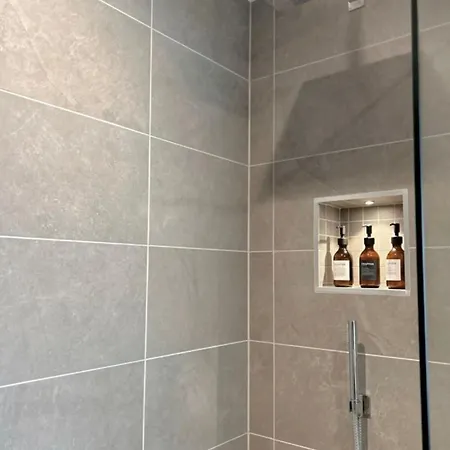 Stylish 2-bedroom Near Minster, Rydale House - Sleeps 4 * York