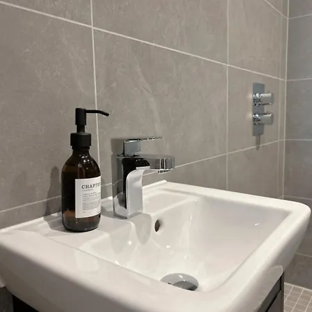 Stylish 2-bedroom Near Minster, Rydale House - Sleeps 4 Apartment