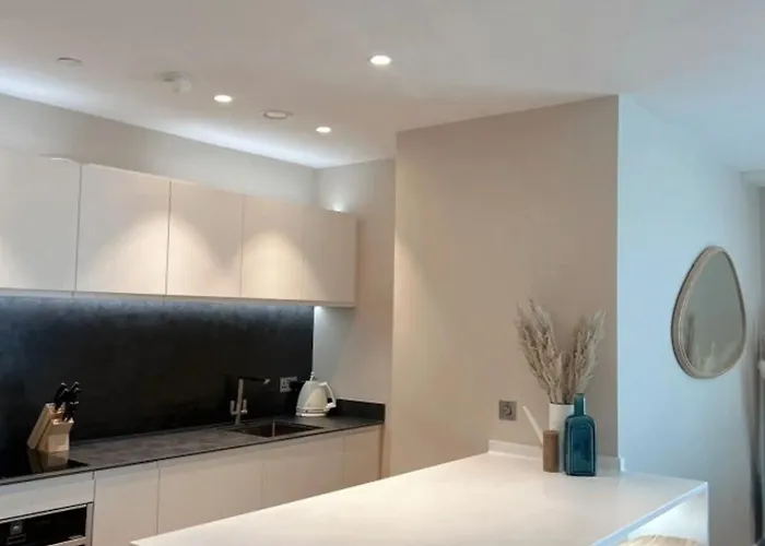 Stylish 2-bedroom Near Minster, Rydale House - Sleeps 4 * York