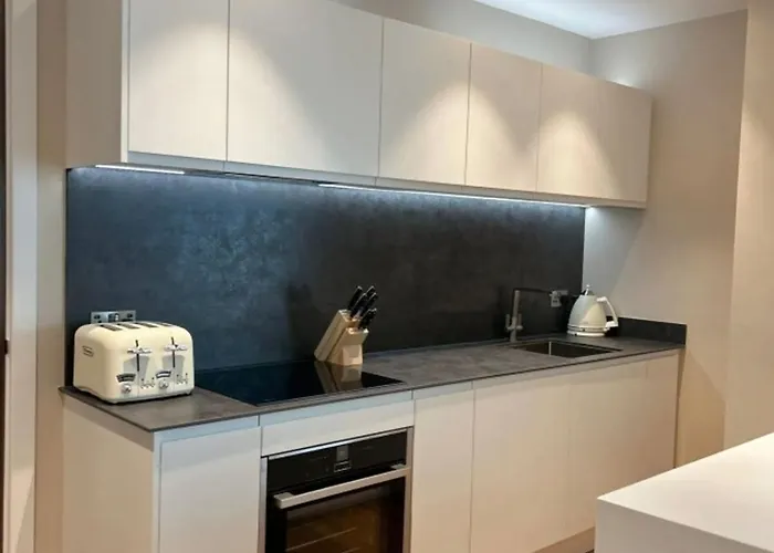 Stylish 2-bedroom Near Minster, Rydale House - Sleeps 4 Apartment *