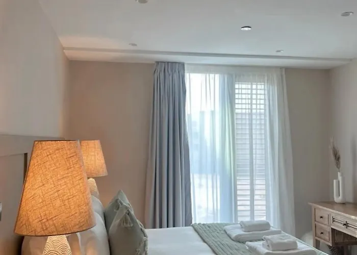 Stylish 2-bedroom Near Minster, Rydale House - Sleeps 4 * York