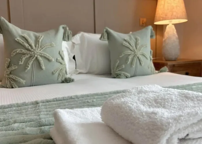 Apartment Stylish 2-bedroom Near Minster, Rydale House - Sleeps 4 *