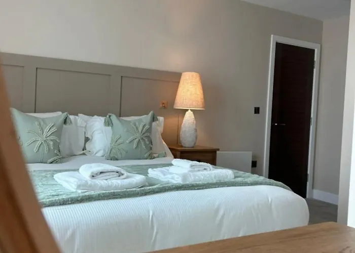 Stylish 2-bedroom Near Minster, Rydale House - Sleeps 4 York