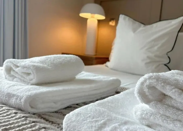 Stylish 2-bedroom Near Minster, Rydale House - Sleeps 4 Apartment