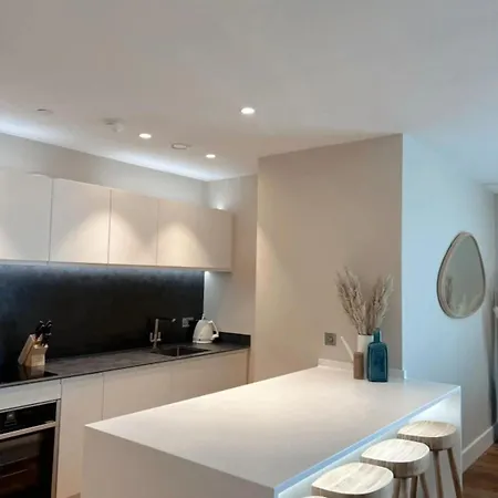 Stylish 2-bedroom Near Minster, Rydale House - Sleeps 4 * York