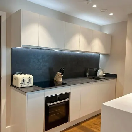 Stylish 2-bedroom Near Minster, Rydale House - Sleeps 4 Apartment *