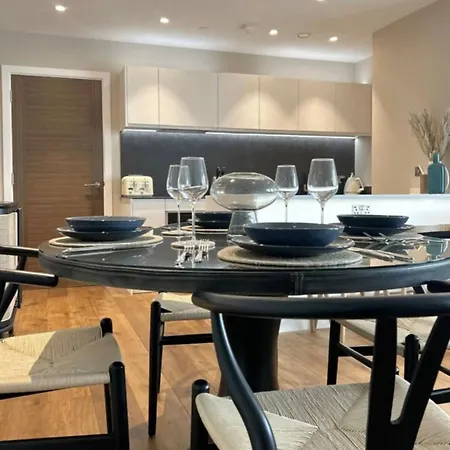 Stylish 2-bedroom Near Minster, Rydale House - Sleeps 4 Apartment