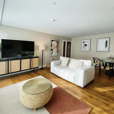 Stylish 2-bedroom Near Minster, Rydale House - Sleeps 4 Apartment York