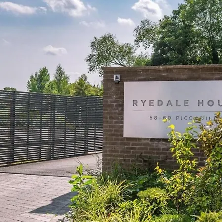 Stylish 2-bedroom Near Minster, Rydale House - Sleeps 4 * York