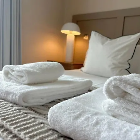 Stylish 2-bedroom Near Minster, Rydale House - Sleeps 4 Apartment